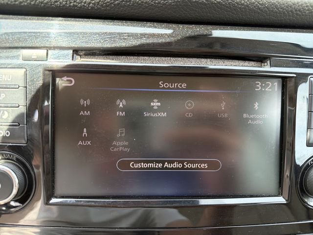 Used 2019 Red Nissan SL image 18
