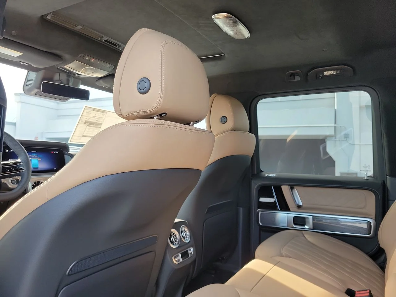 New 2027 Twilight blue Mercedes-Benz G 580 image 12