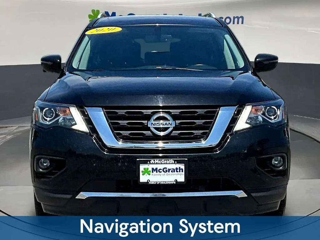 Used 2020 Black Nissan Platinum image 2