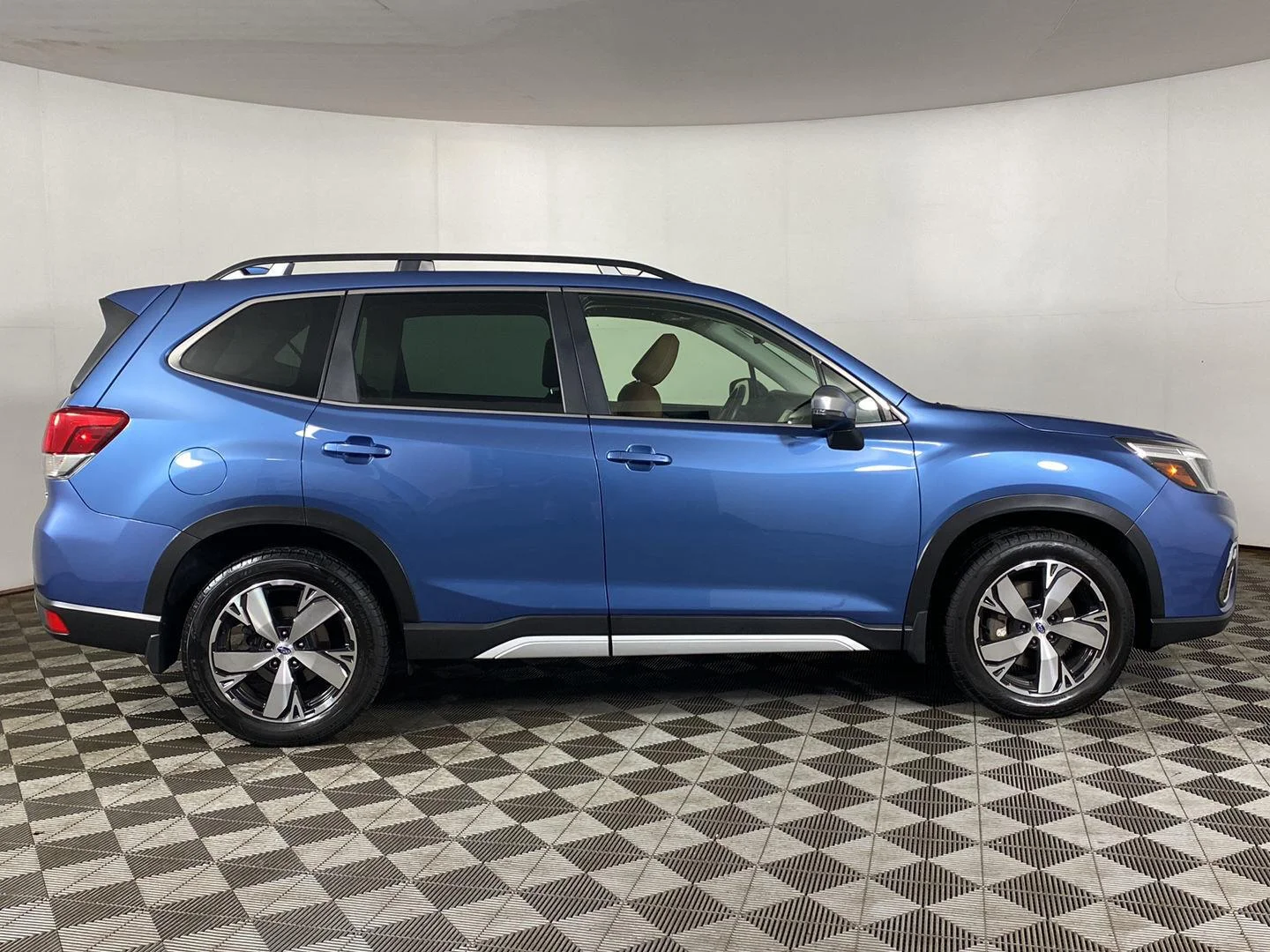 Used 2020 Horizon Blue Pearl Subaru Touring image 4