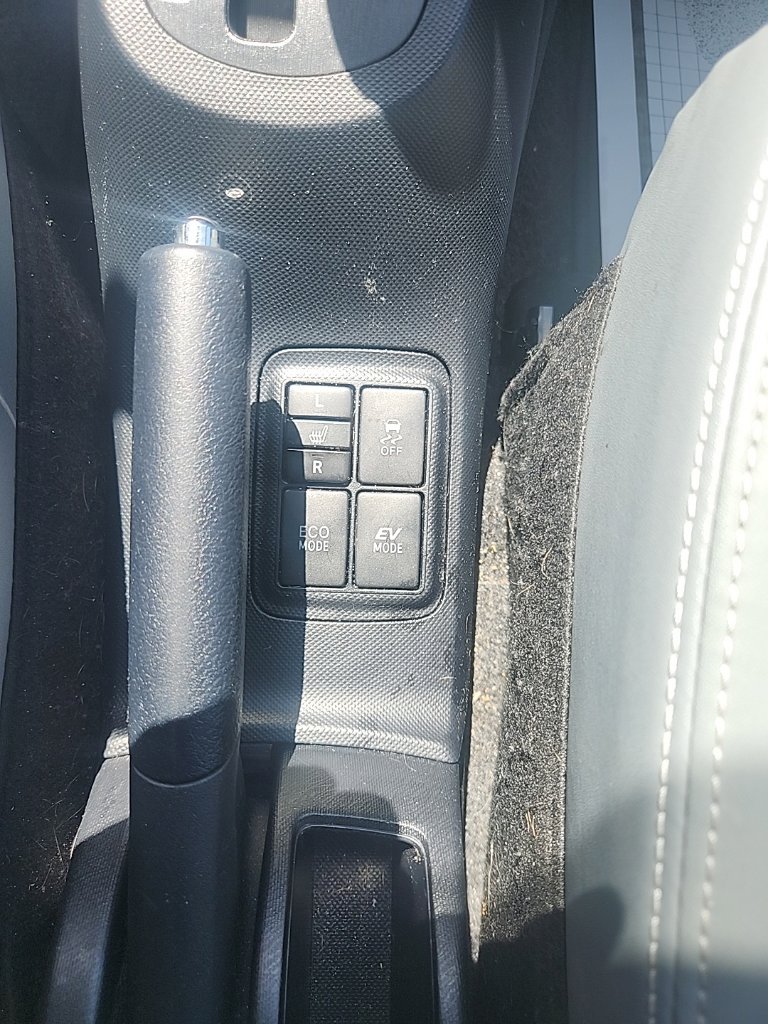 Used 2015 Gray Toyota Four image 26