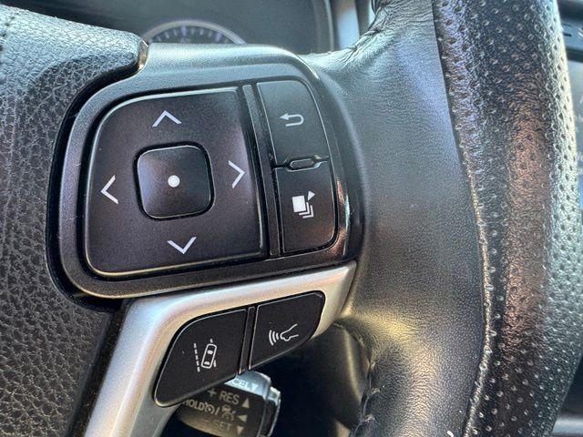 Used 2019 Midnight Black Metallic Toyota XLE image 6