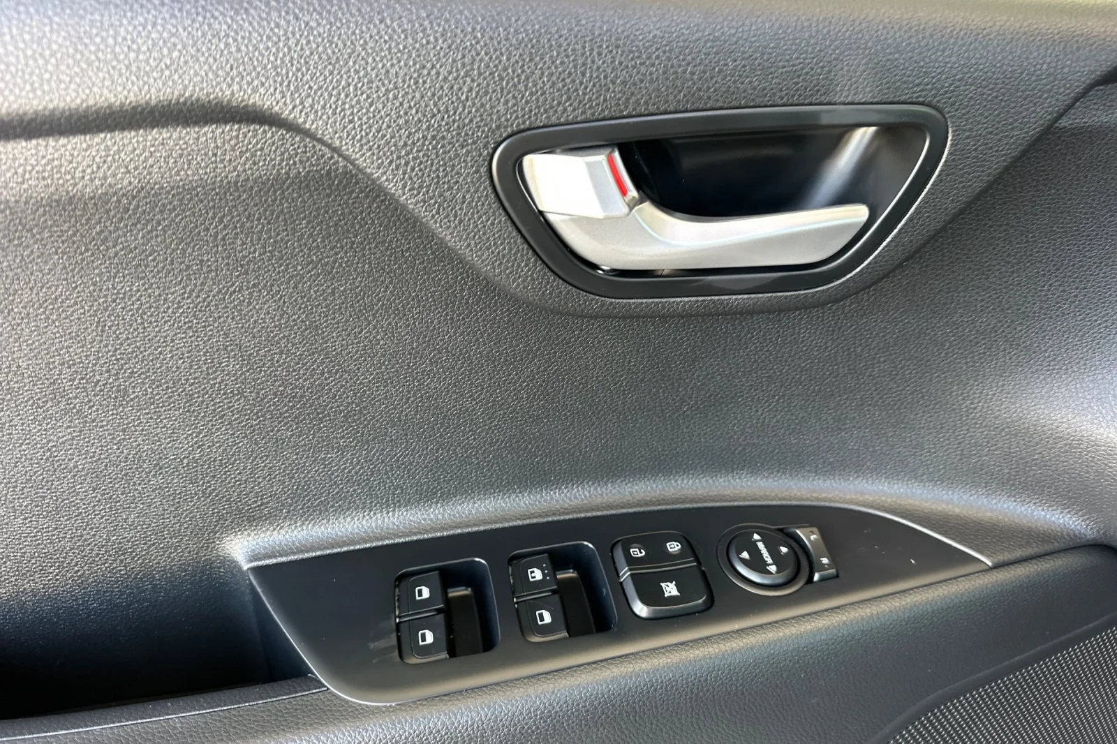 Used 2022 BLACK Kia LX image 10