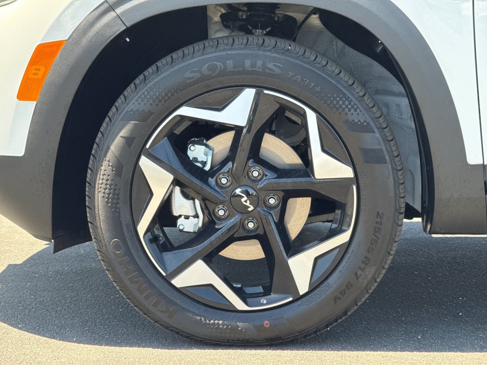 New 2026 Snow White Pearl Kia S image 31