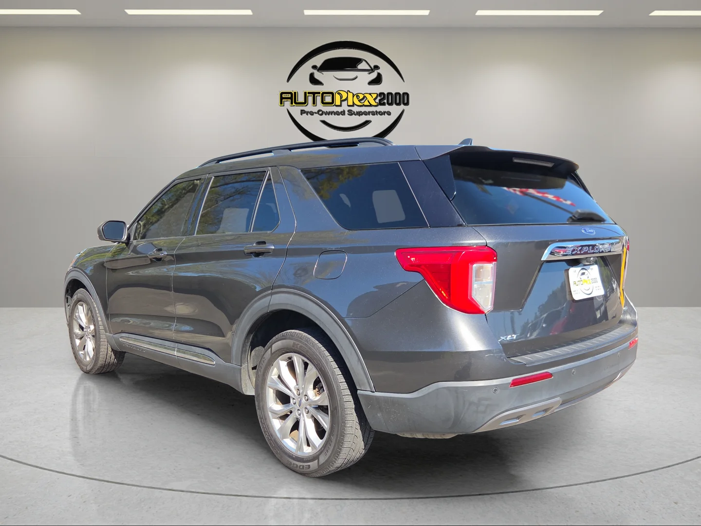 Used 2020 Gray Ford XLT image 5