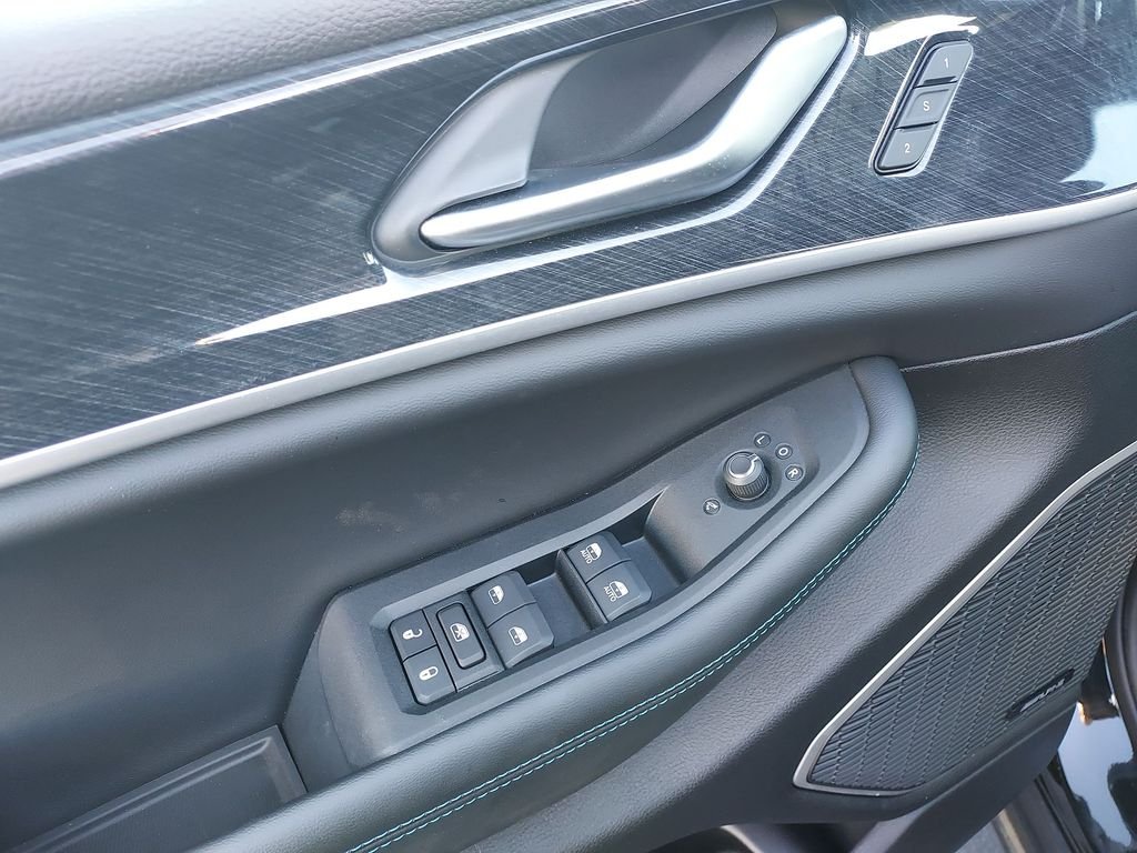 New 2024 Diamond Black Crystal Pearl-Coat Exterior Paint Jeep Trailhawk 4xe image 20