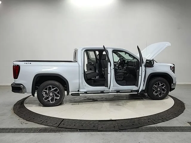 2026 GMC Sierra 1500 SLT - Photo 16