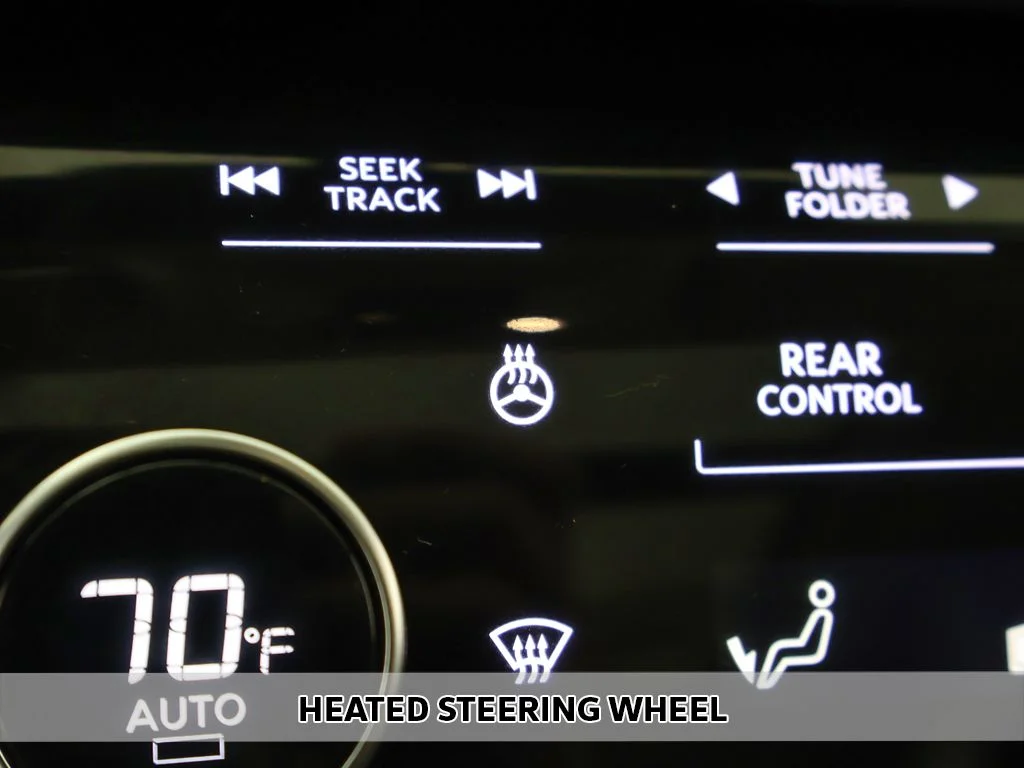 Used 2023 Titanium INFINITI LUXE image 9