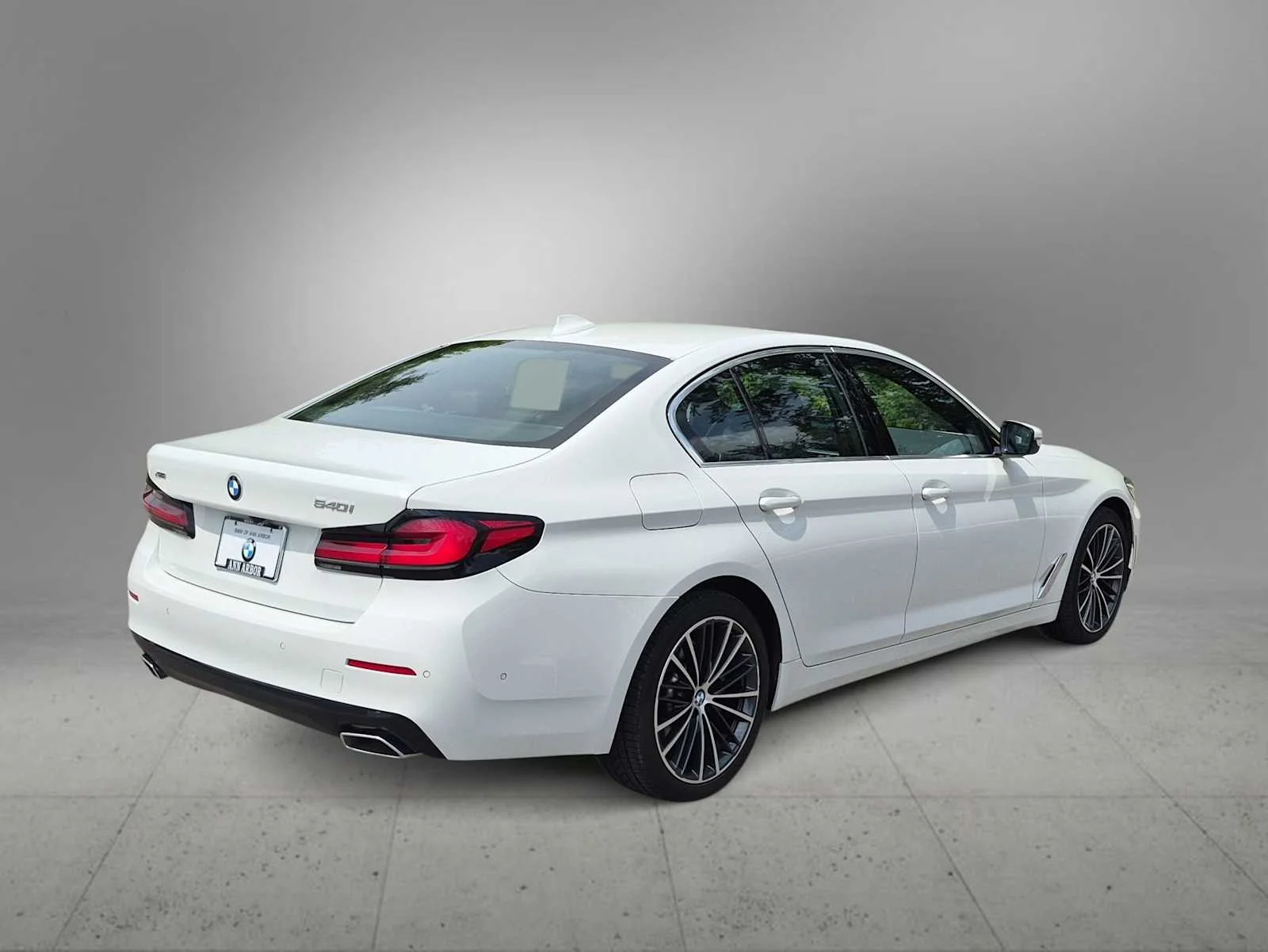 Used 2021 Alpine White BMW 540i xDrive image 8