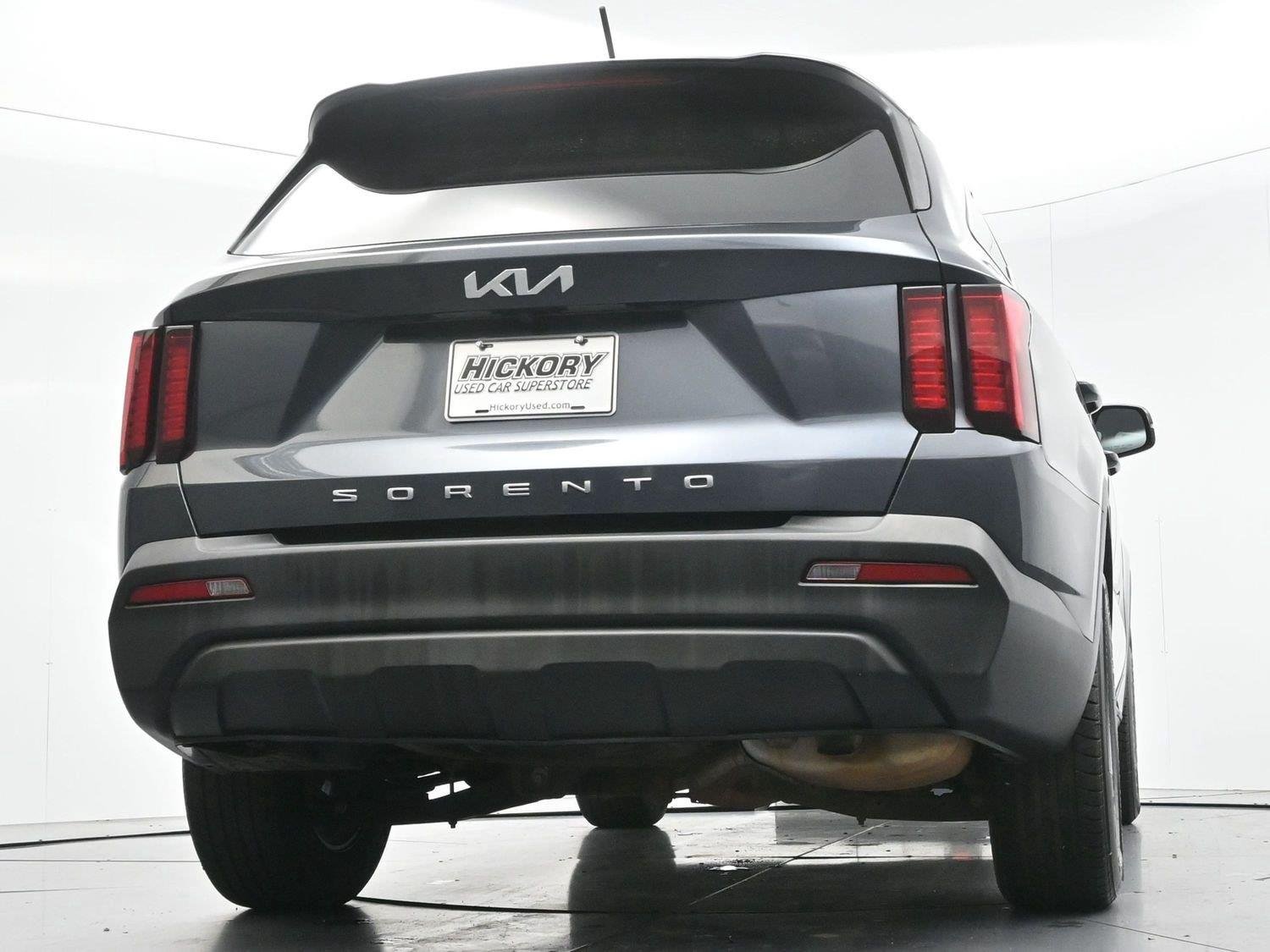 Used 2022 Gravity Gray Kia LX image 44