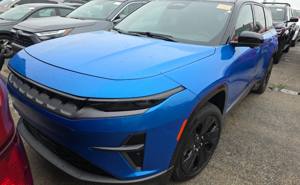 Used 2025 Blue Jeep Launch Edition image 1