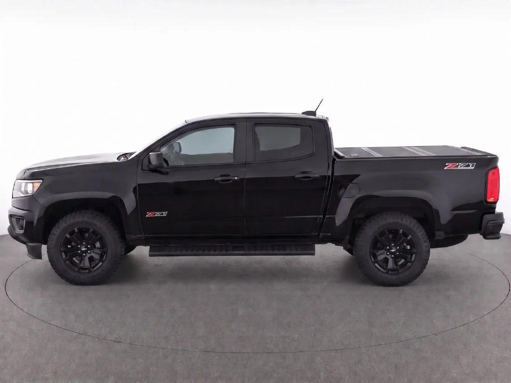 Used 2017 Black Chevrolet Z71 image 7