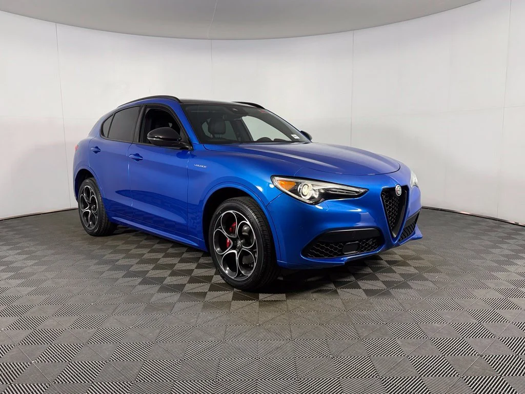 Used 2023  Alfa Romeo Veloce image 4