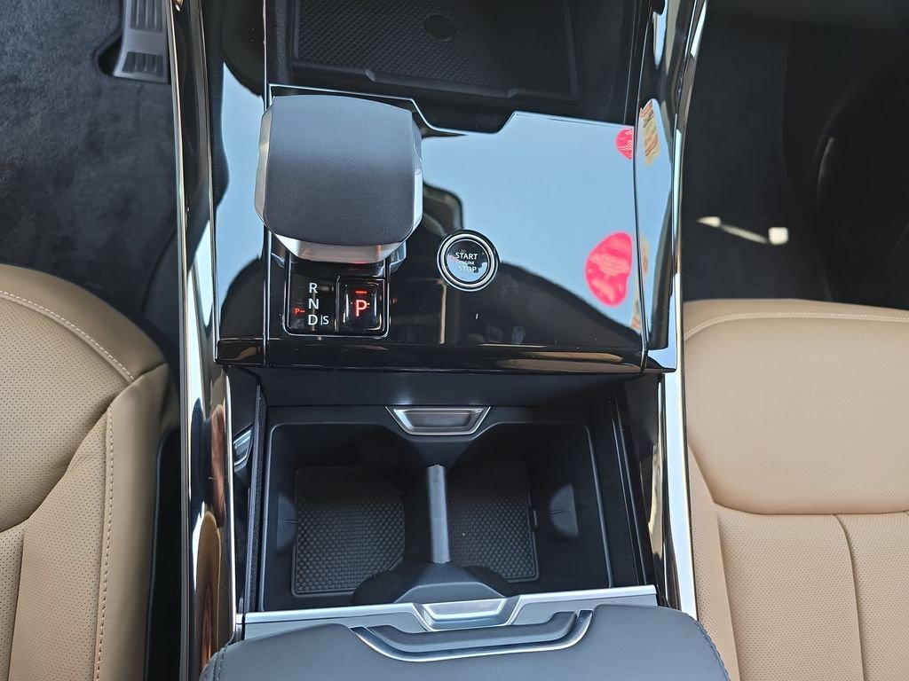 New 2026 Carpathian Grey Land Rover Dynamic SE image 26