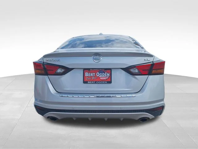 Used 2022 Silver Nissan 2.5 SL image 7