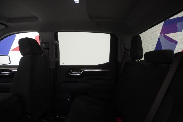 New 2026 Summit White GMC SLE image 18