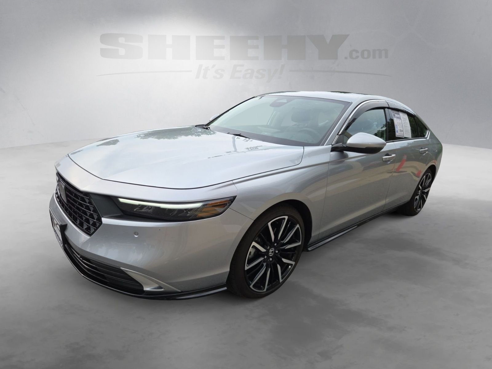 Used 2024  Honda Touring image 16