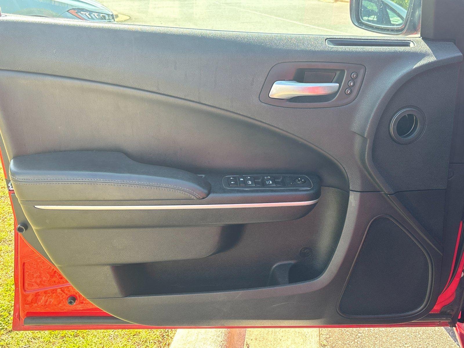 Used 2020 Torred Clearcoat Dodge SXT image 13