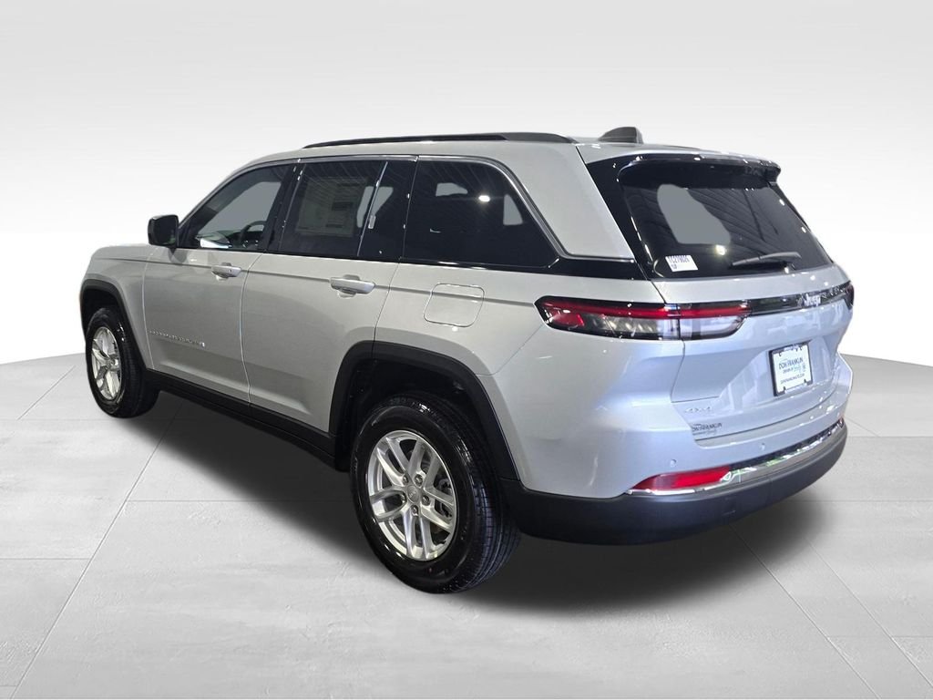 New 2026 Silver Zynith Jeep Laredo image 3