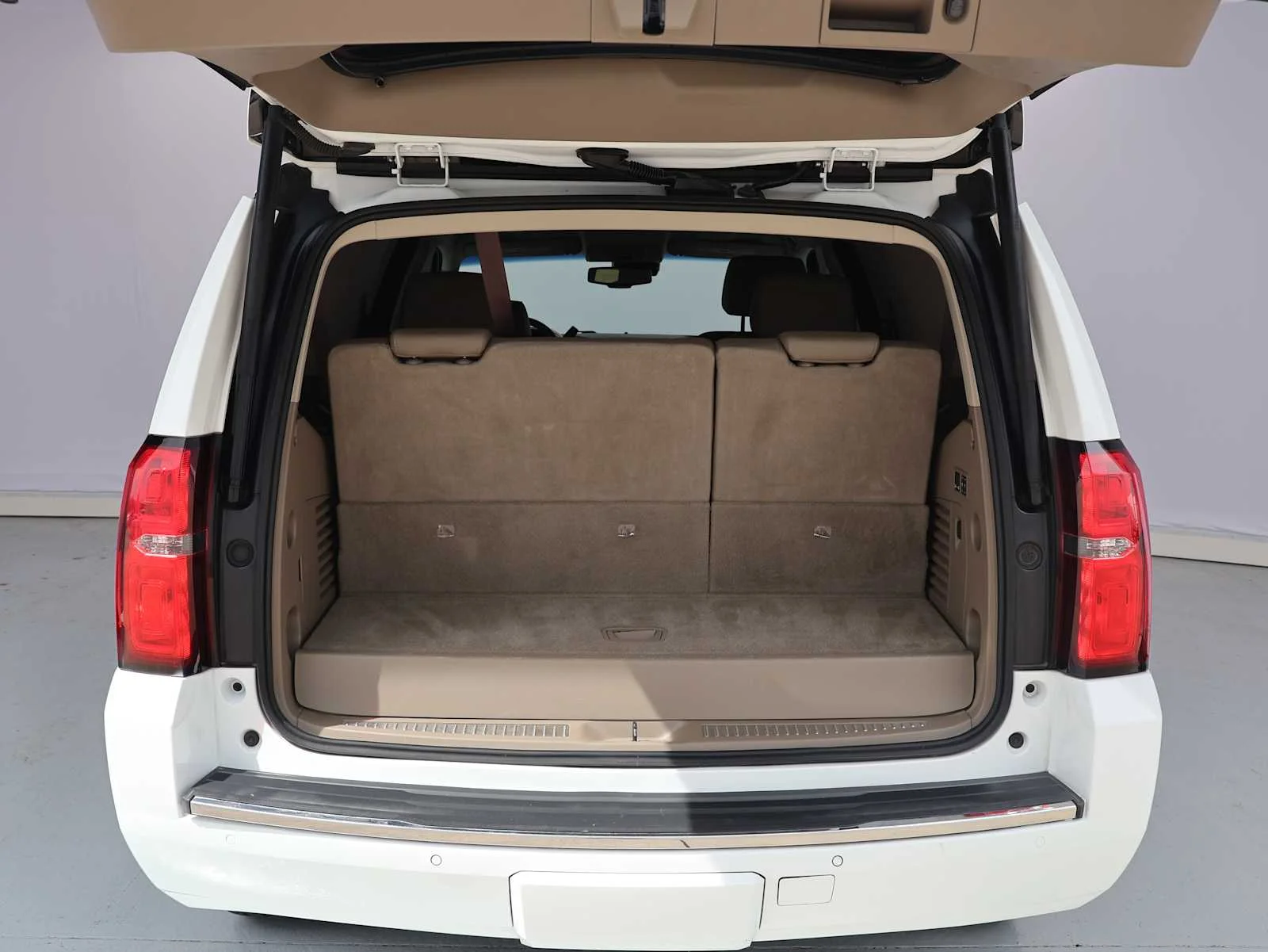Used 2018 Summit White Chevrolet Premier image 27