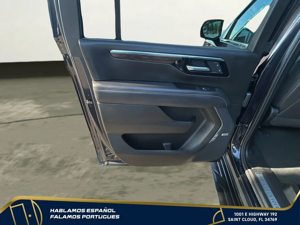 Used 2025 Dark Ash Metallic Chevrolet Premier image 25