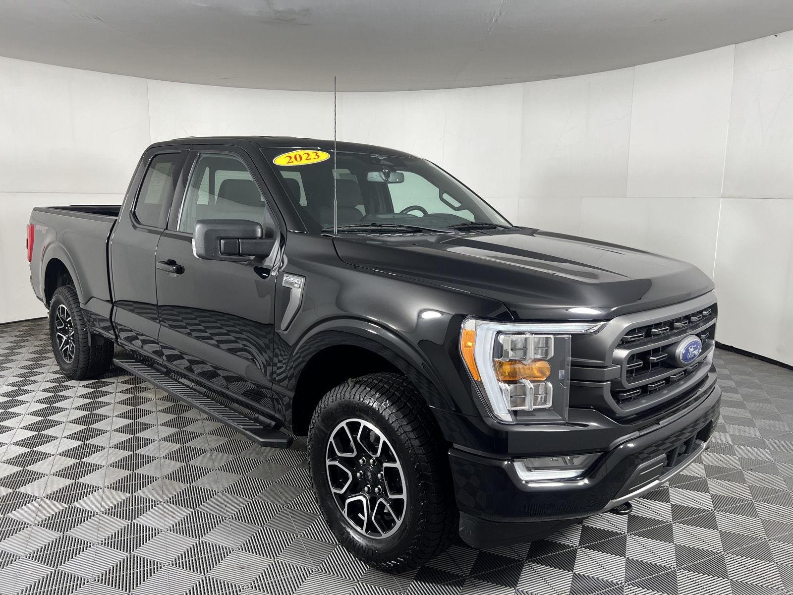 Used 2023 Agate Black Ford XLT image 11