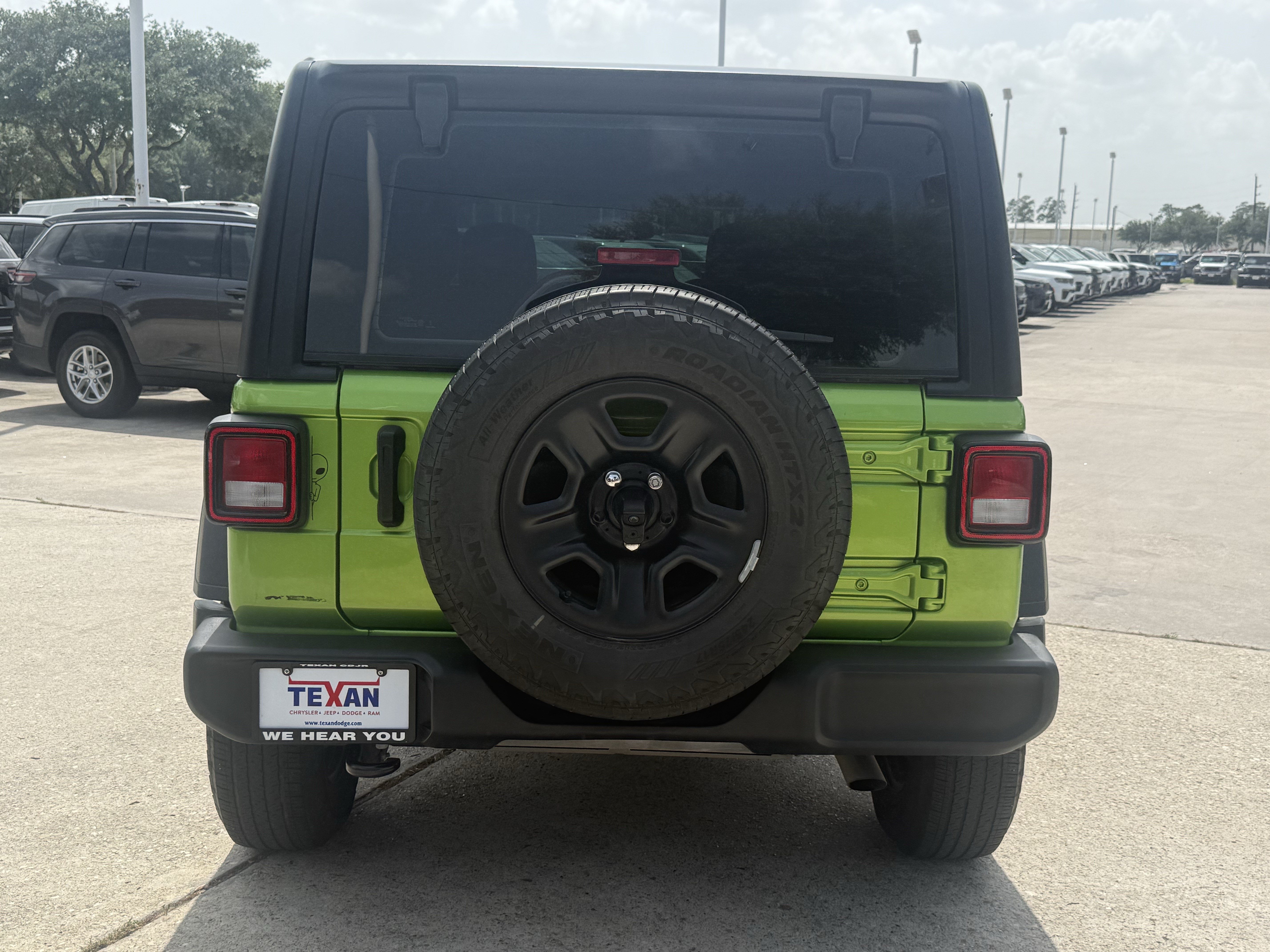 Used 2025 Mojito Clearcoat Jeep Sport image 5