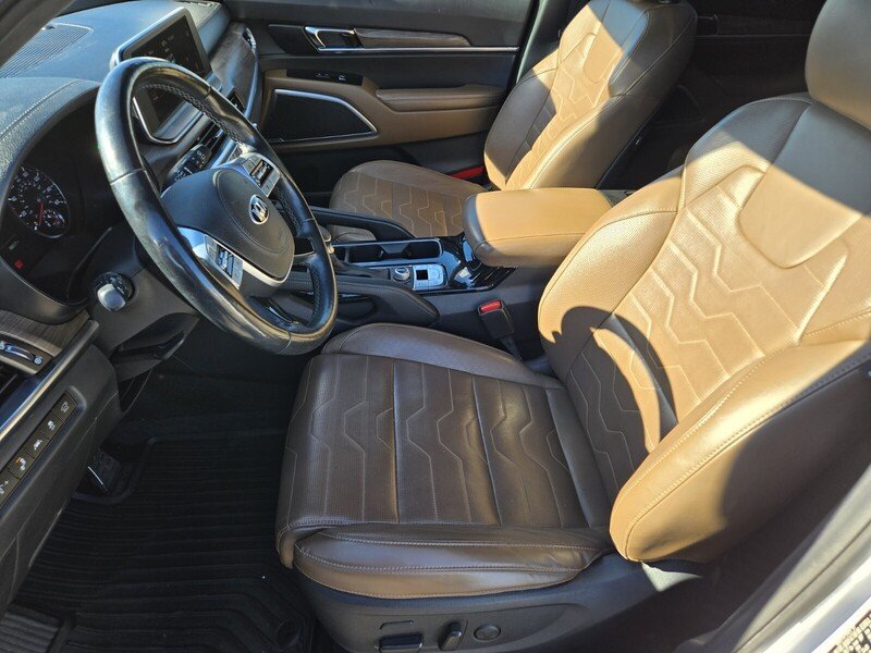 Used 2021 White Pearl KIA SX AWD image 10