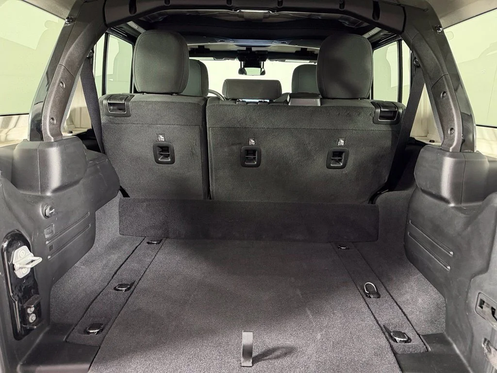 Certified Used 2025 Black Jeep Rubicon 4xe image 19