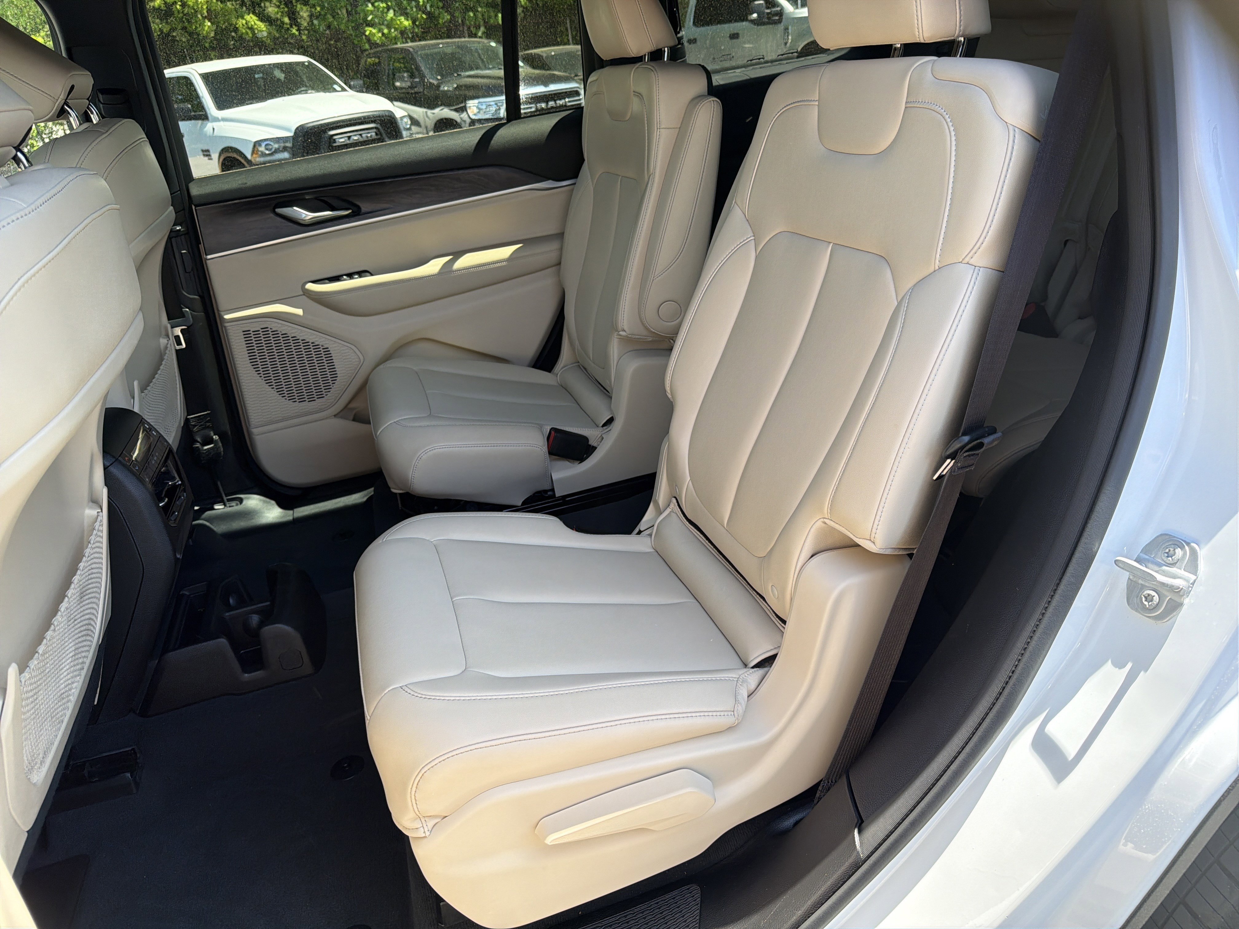 Used 2023 Bright White Clearcoat Jeep Limited image 28