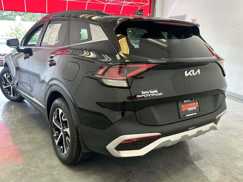 Used 2025 Black Kia EX image 5