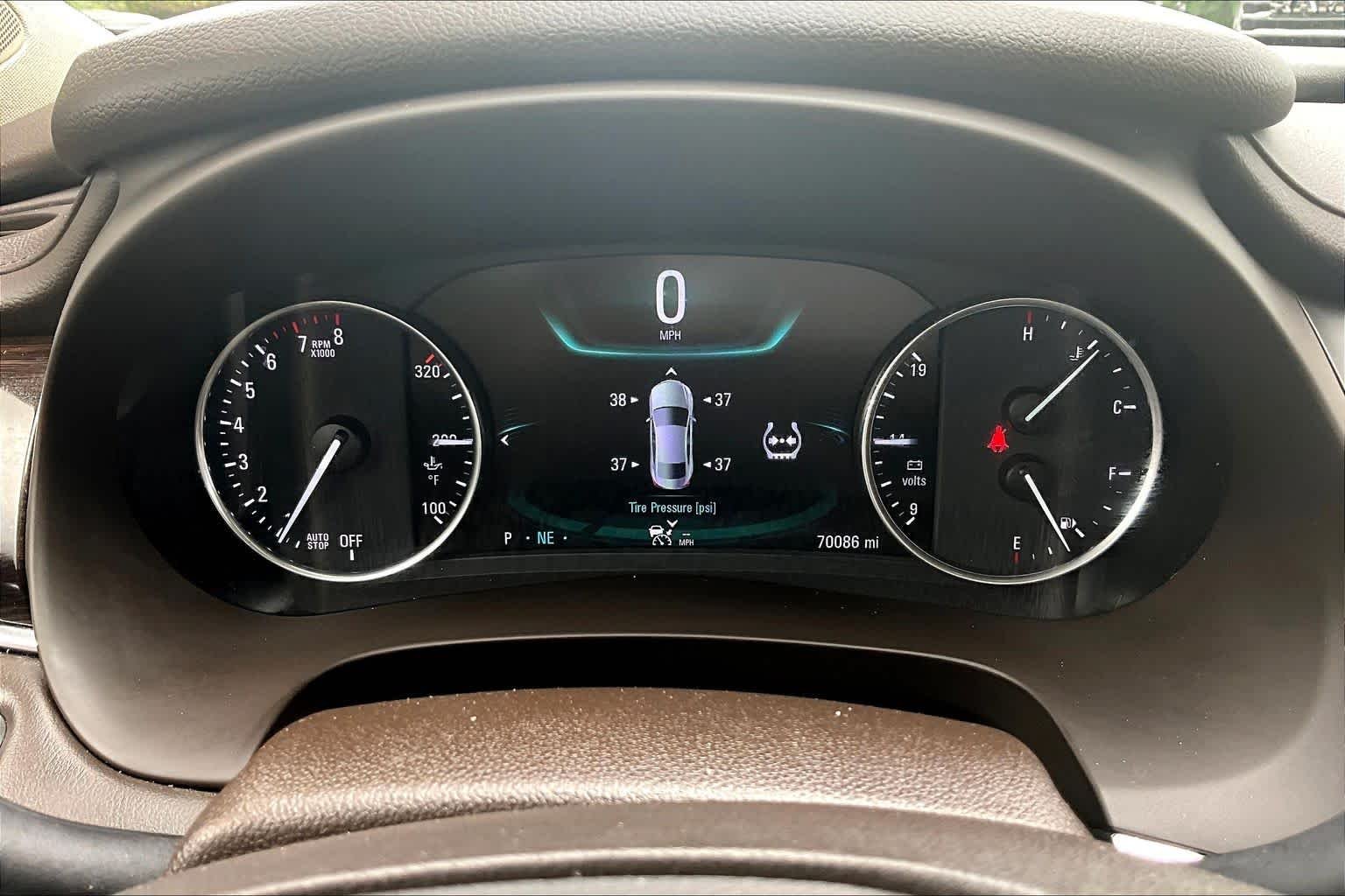 Used 2017  Buick  image 24