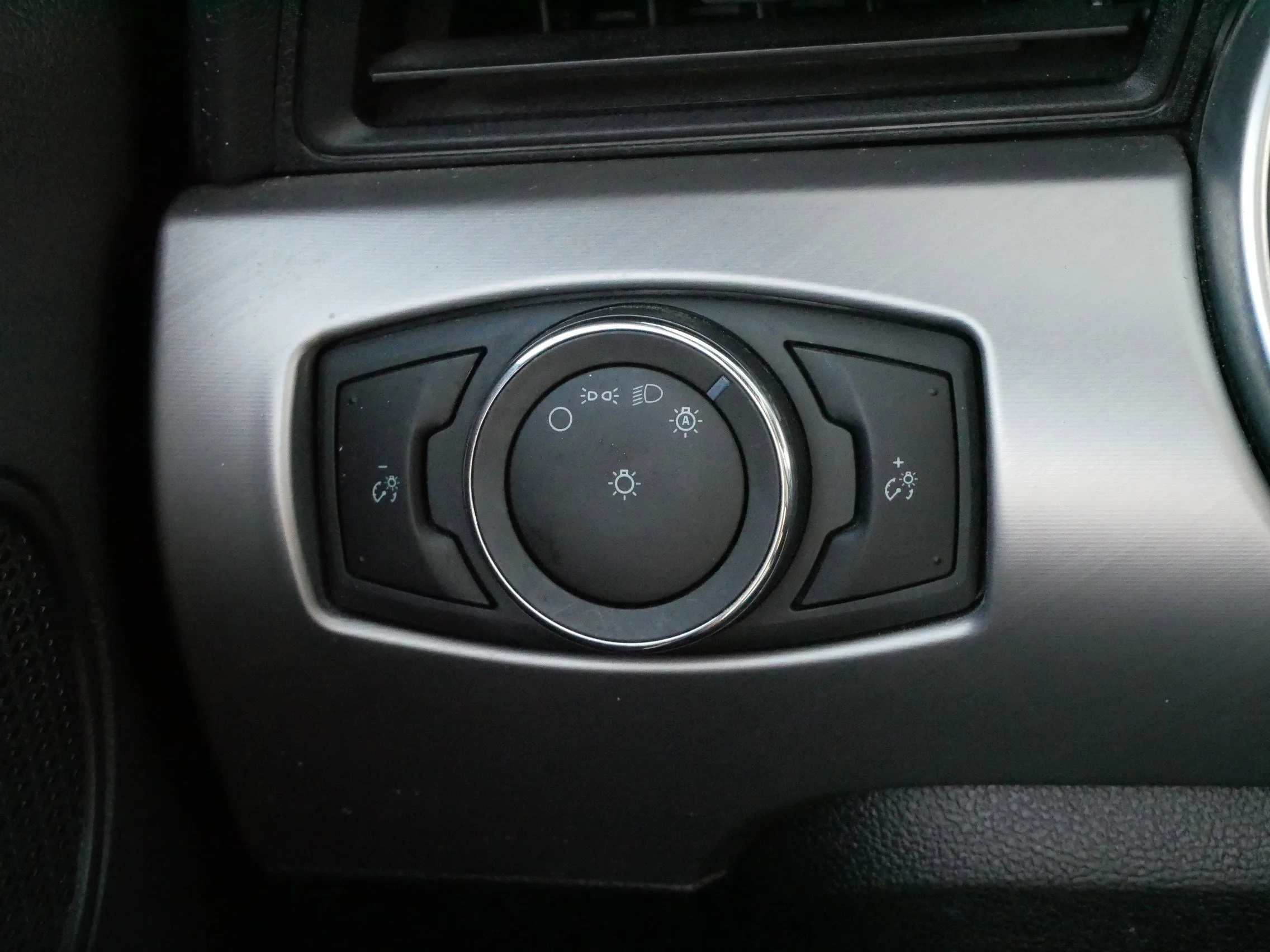 Used 2023 Oxford White Ford EcoBoost Premium image 26