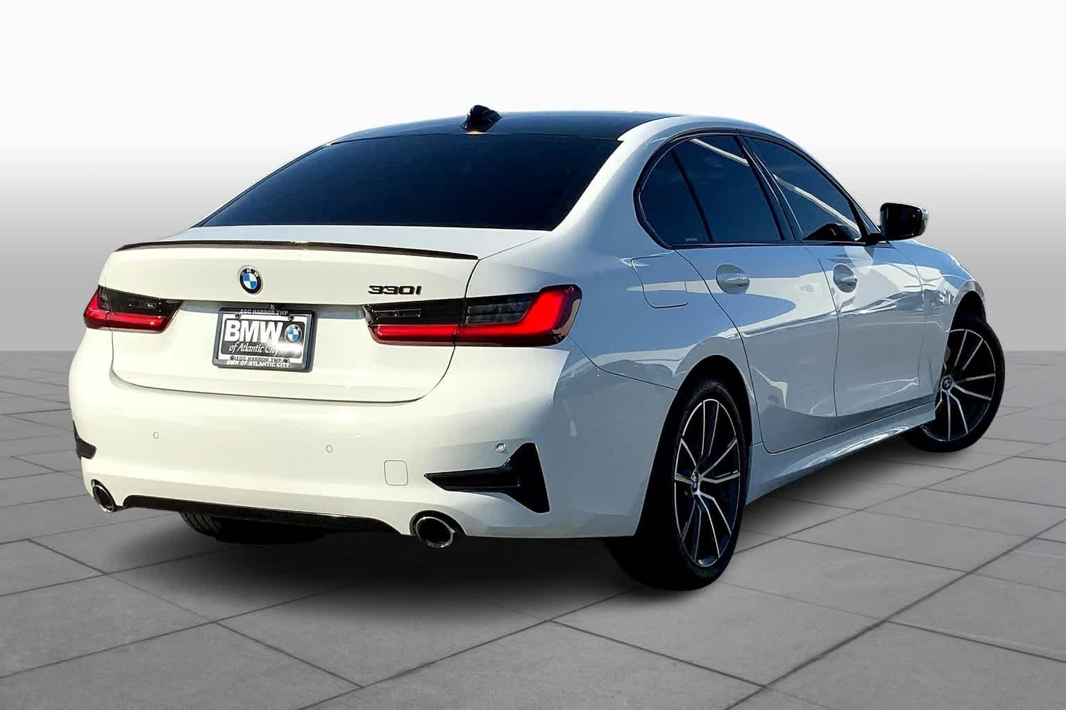 Used 2020 Alpine White BMW 330i xDrive image 12