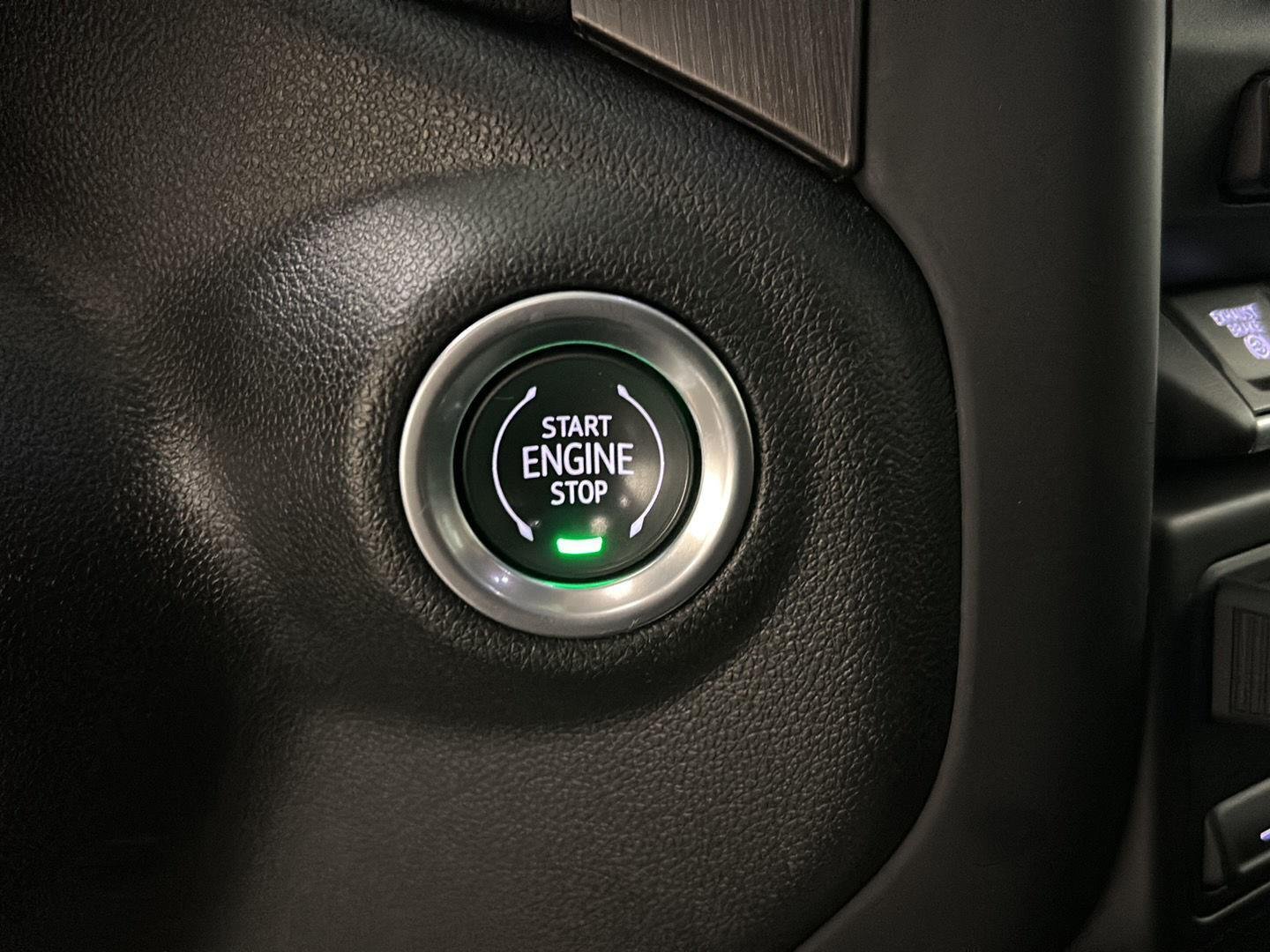 Used 2022 Forest Metallic GMC AT4 image 30