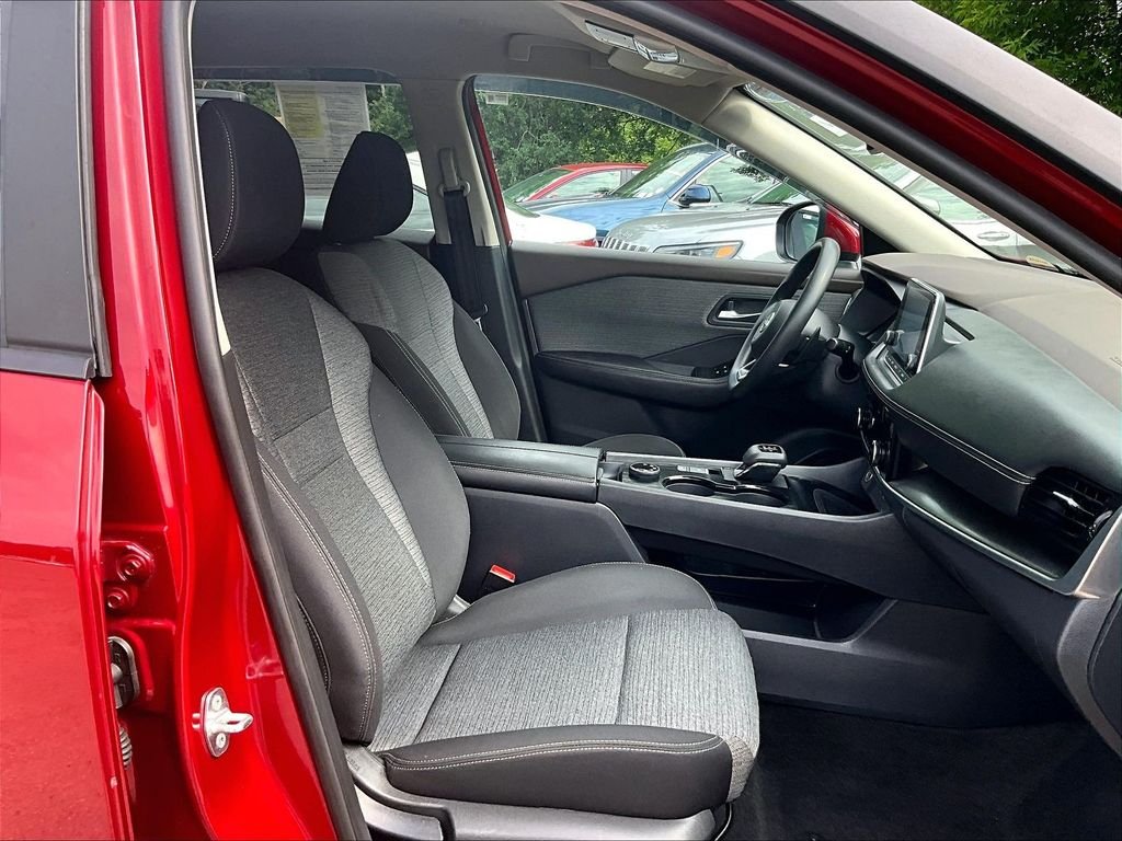 Used 2023 Red Nissan SV image 11