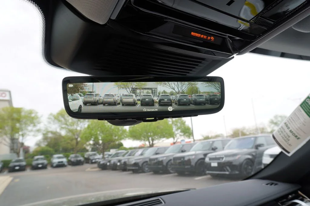 New 2026 Santorini Black Land Rover Dynamic SE image 20