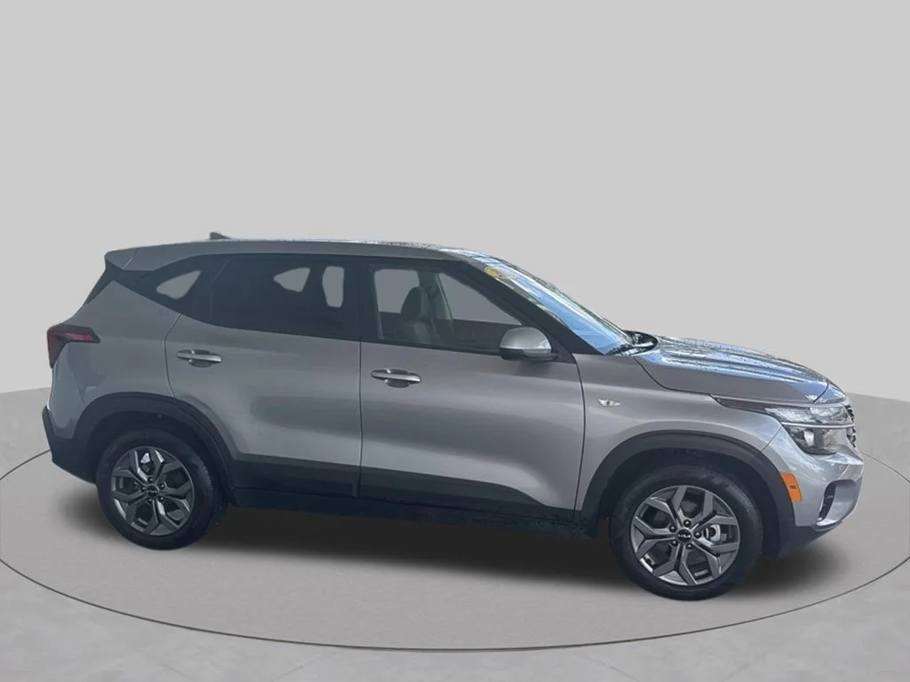 Used 2026 Gray Kia LX image 9