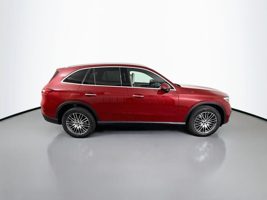 New 2026 MANUFAKTUR Patagonia Red Metallic Mercedes-Benz GLC 300 image 42