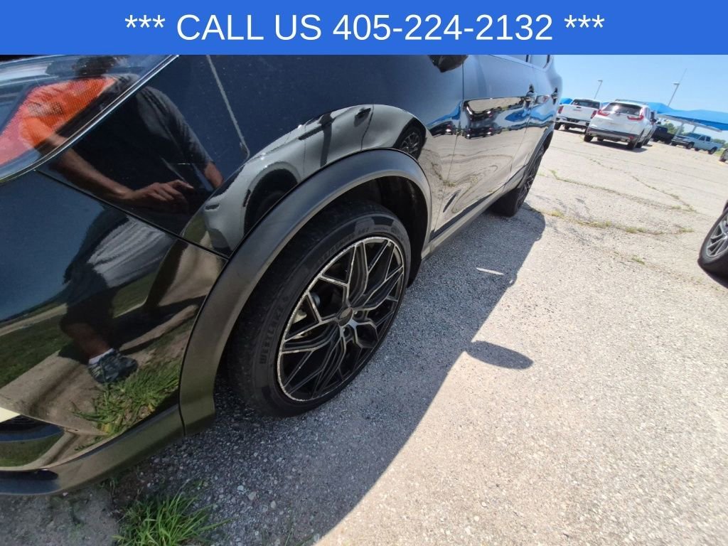 Used 2022  Nissan SL image 3