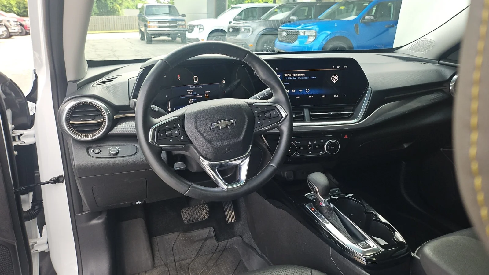 Used 2024 White Chevrolet ACTIV image 15