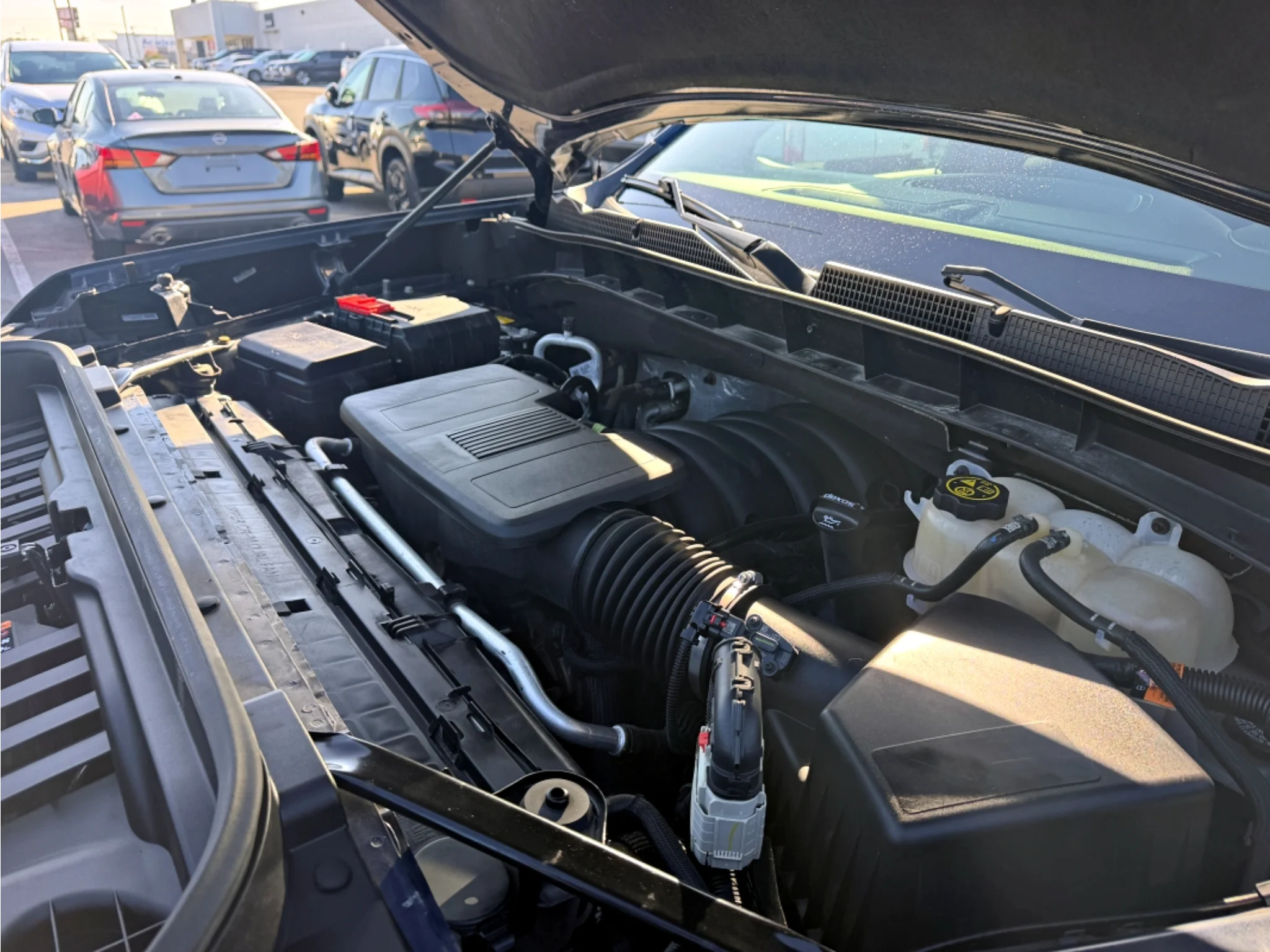 Used 2022 Pacific Blue Metallic GMC Elevation image 18