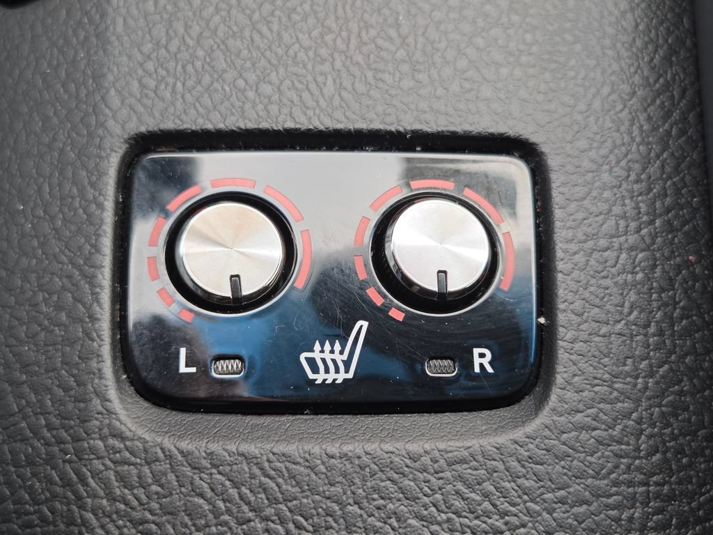 Used 2015 Cosmic Gray Mica Toyota XLE Premium image 14
