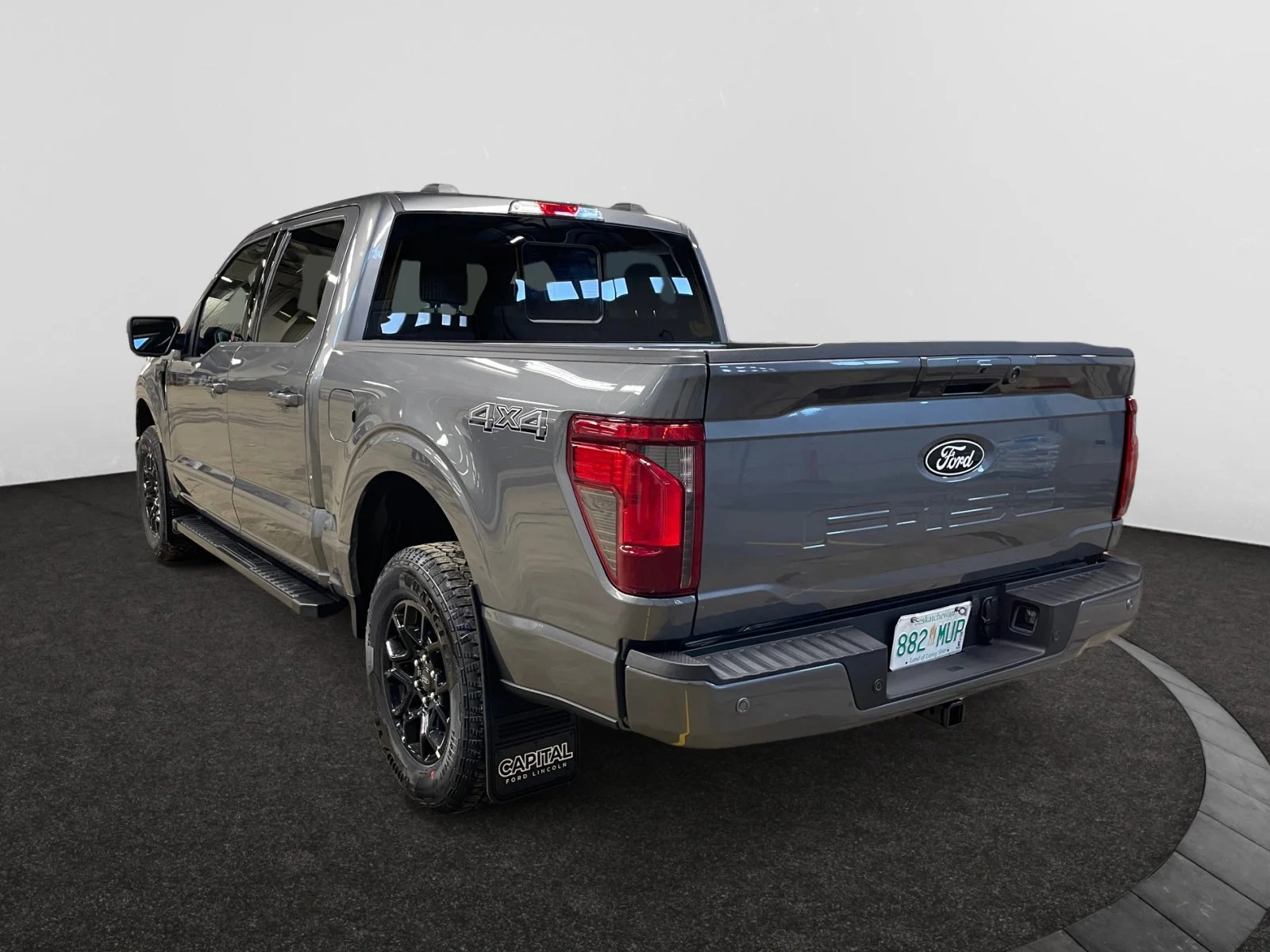 New 2026 CARBONIZED GREY METALLIC Ford XLT image 3