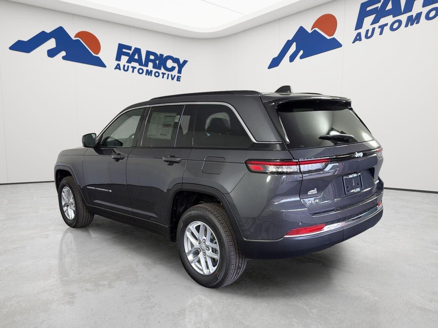 New 2026 Baltic Gray Metallic Clear-Coat Exterior Paint Jeep Laredo X image 6