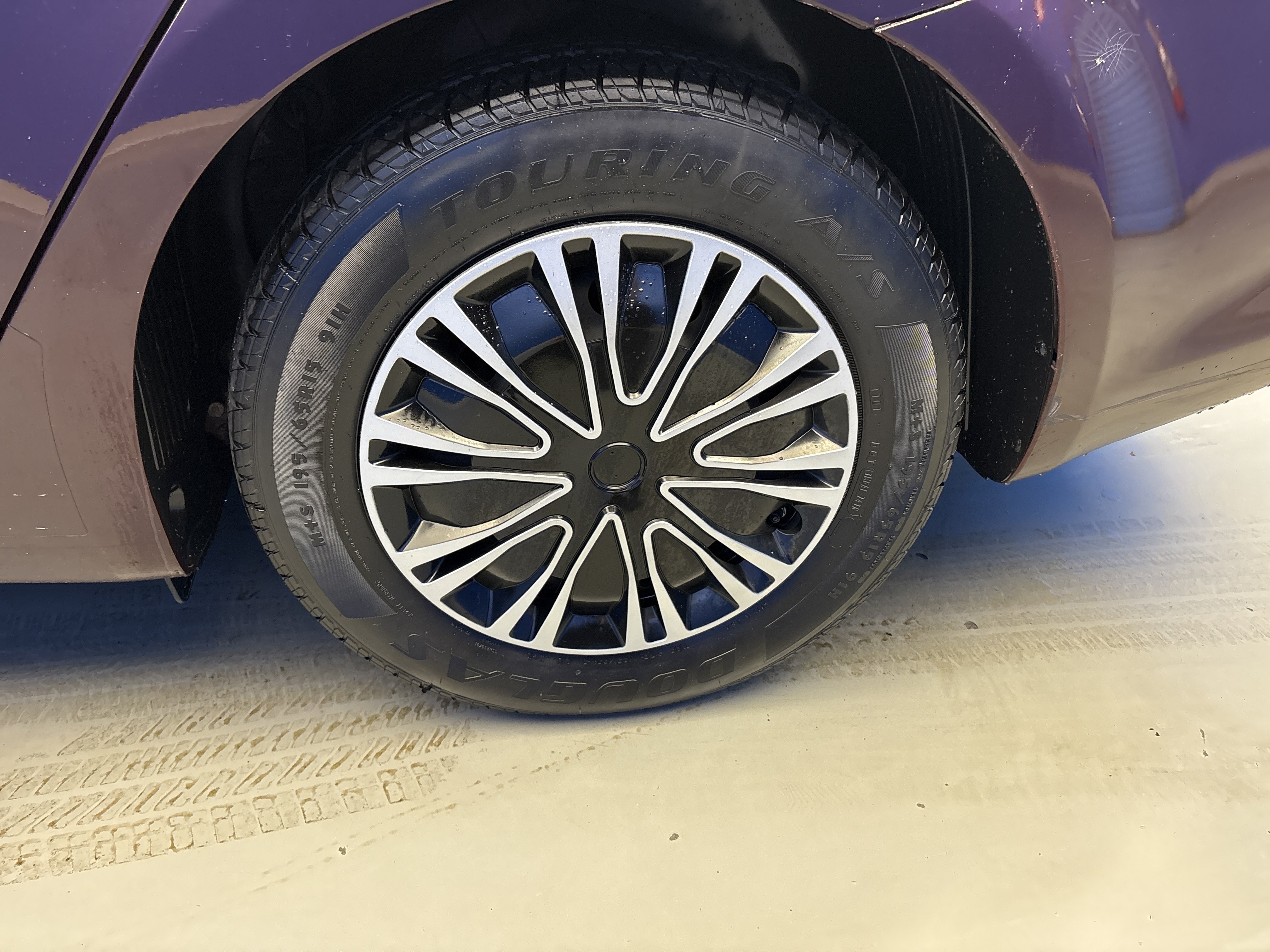 Used 2017 Red Kia LX image 8