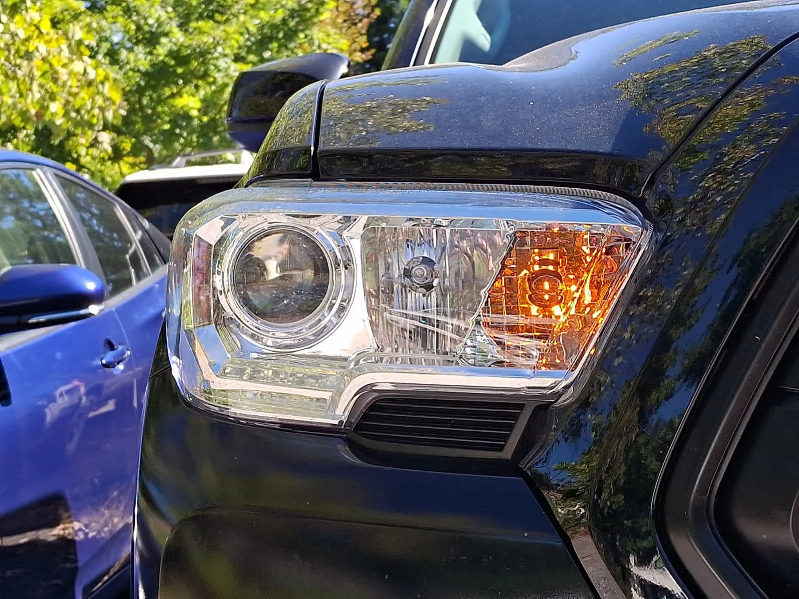 Used 2022 Midnight Black Metallic Toyota SR image 4