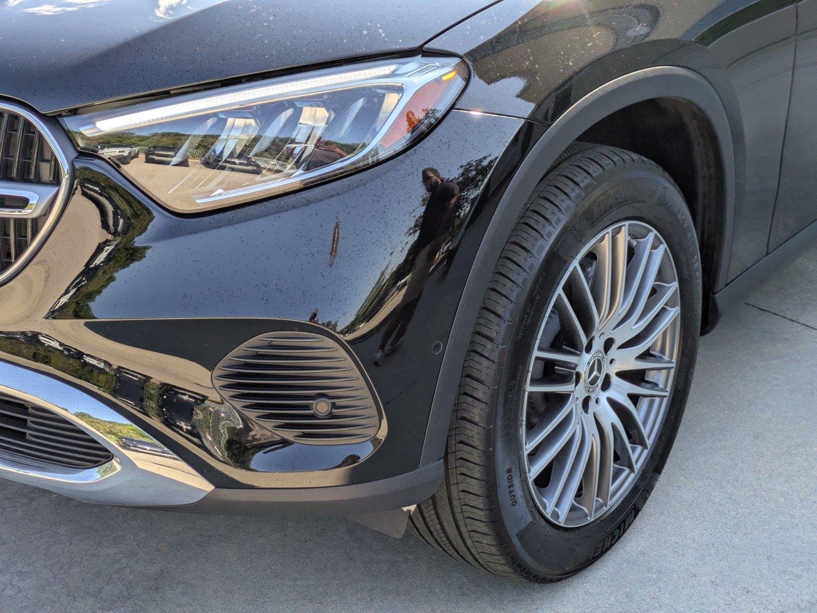 Used 2024 Black Mercedes-Benz GLC 300 image 9