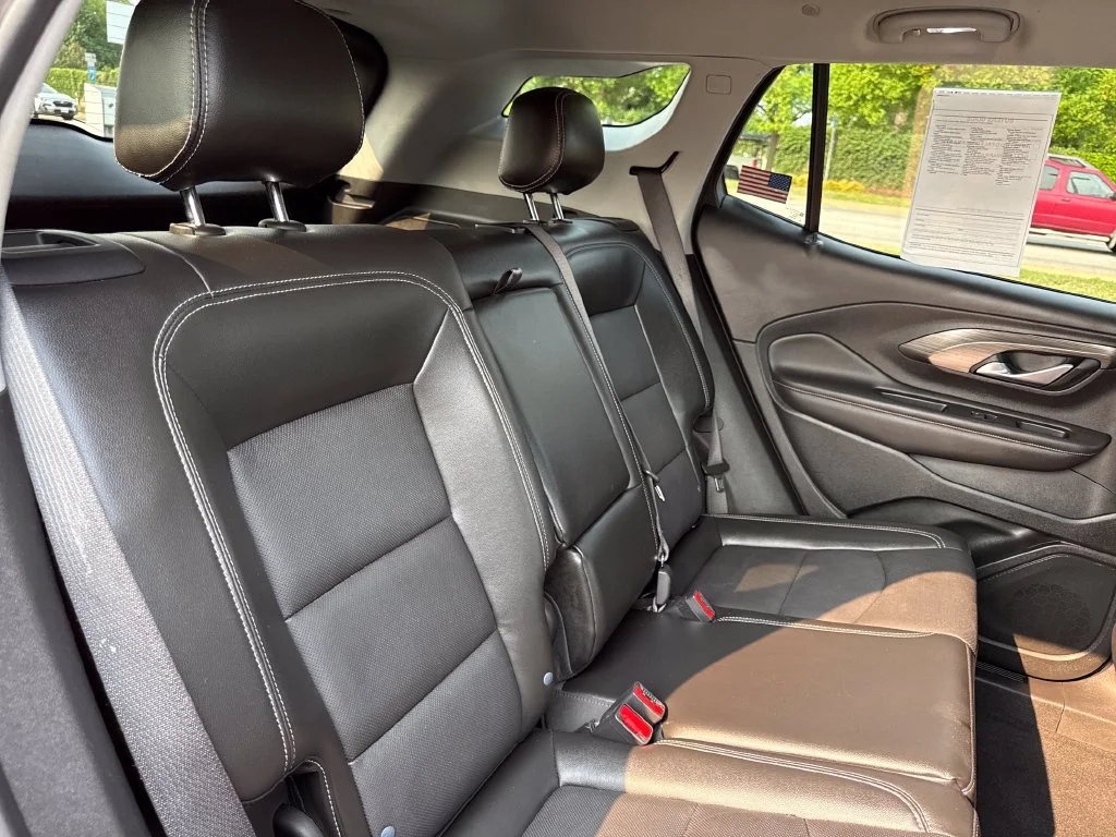 Used 2022 Red GMC SLT image 25