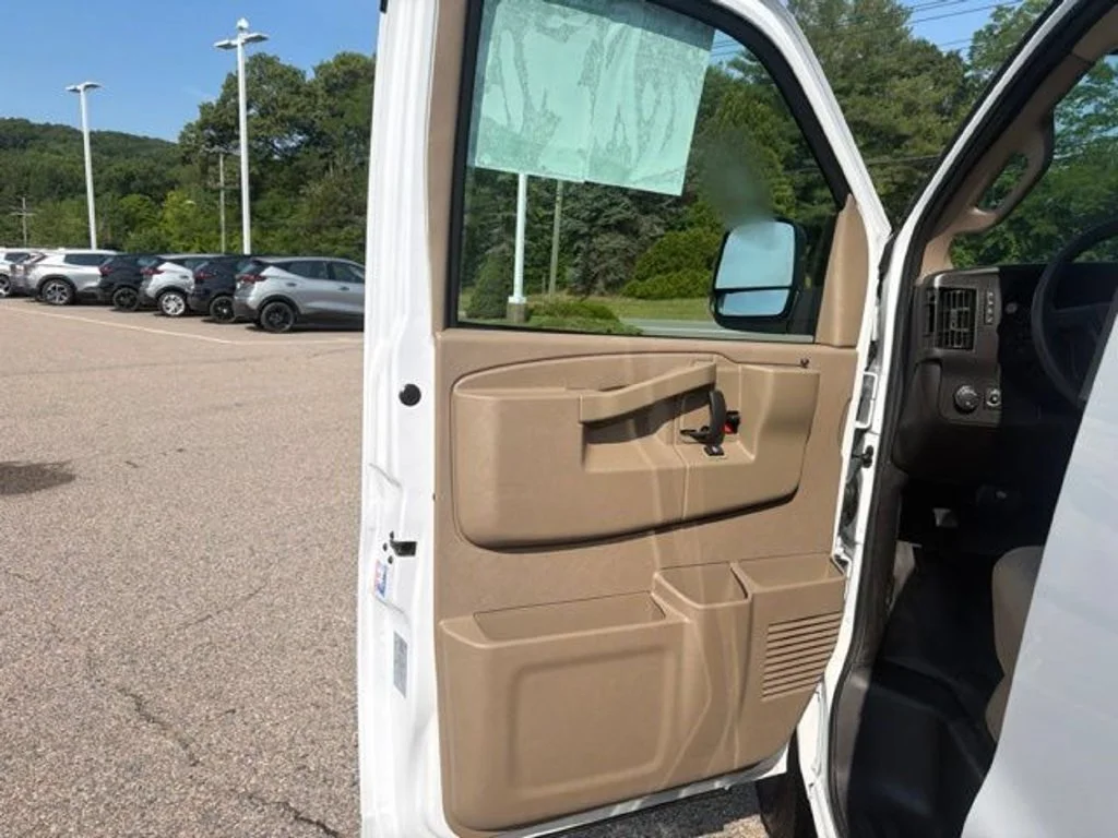 2025 Chevrolet Express Cargo Work Van - Photo 22